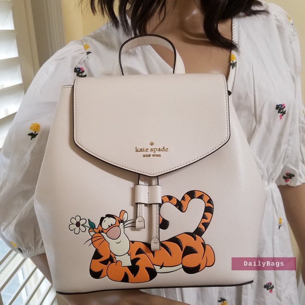 BEAUTIFUL LIZZIE MEDIUM BACKPACK KATE SPADE PARCHMENT RED DISNEY COLLECTION NEW - Picture 2 of 10